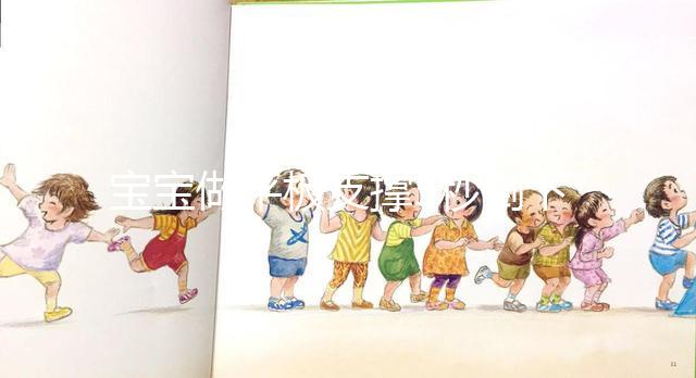 寶寶做平板支撐5秒倒下，網(wǎng)友：“姿勢(shì)不標(biāo)準(zhǔn)會(huì)傷害身體”